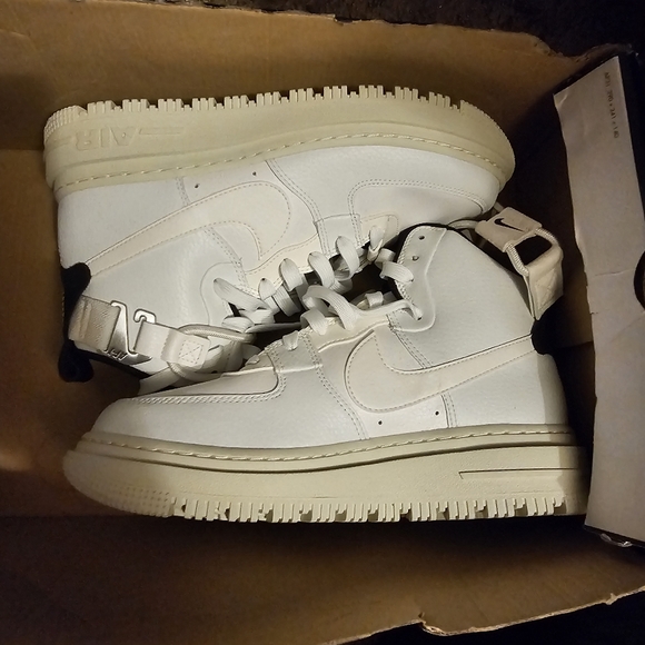 Womens af1 hI ut 2.0 boots - Picture 4 of 9